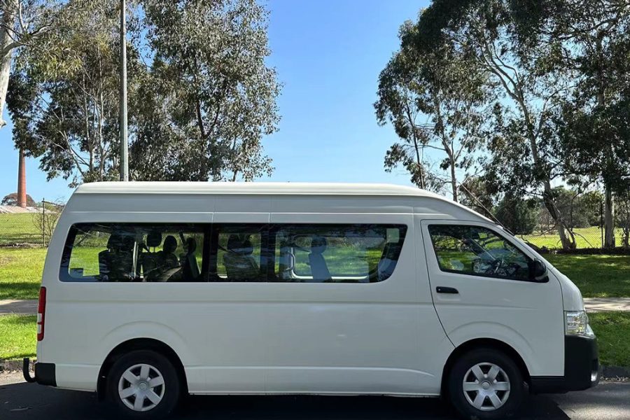 【Melbourne墨尔本包车】12座丰田海狮Toyota Hiace中文司导陪同包车游玩